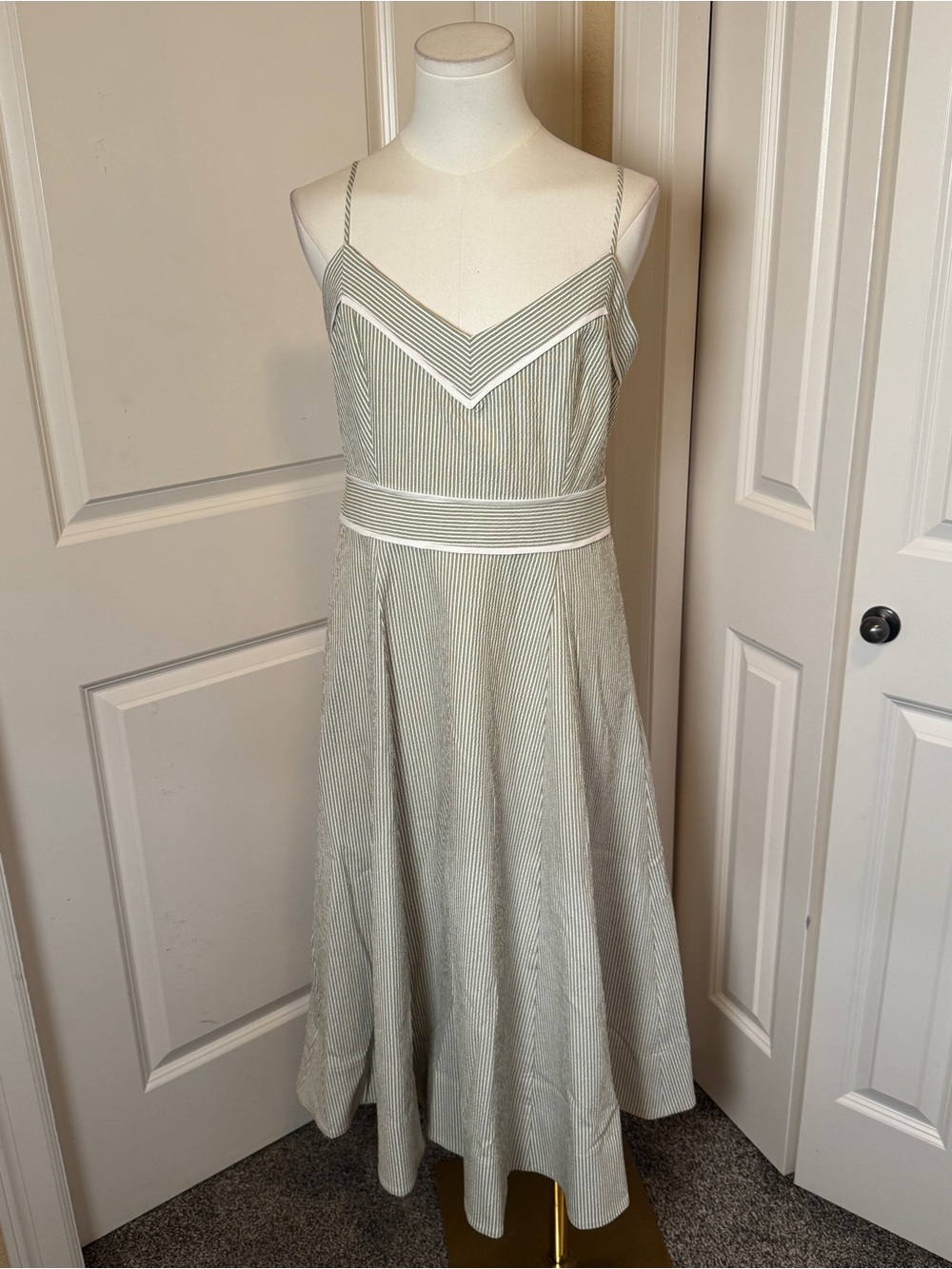 Veronica Beard Sage Green Spaghetti-Strap Midi Dress - Picture 4 of 12